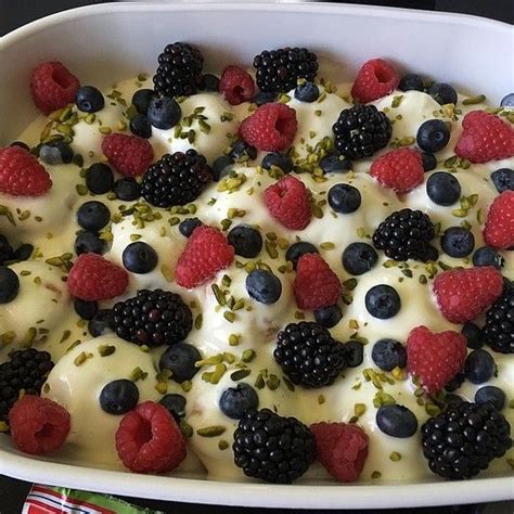 Mini-Windbeutel mit Milchmädchen -Quarkcreme und Himbeeren von chilliii
