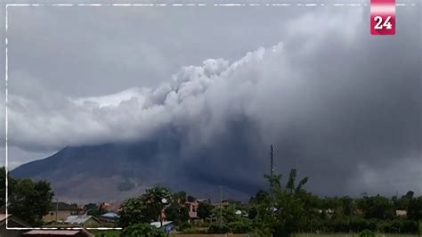 Indonesia Volcano Spews Ash Cloud In Second Eruption In 3 Days Youtube