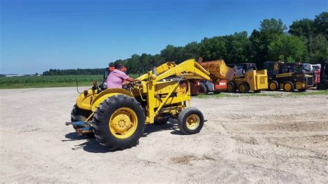 Ford 3400 Tractor W Loader Youtube