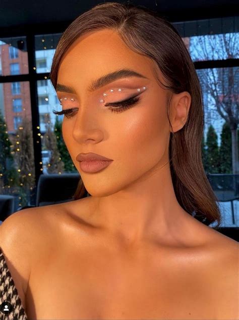 30 Gorgeous Prom Makeup Looks 2021 Perfect For Prom Light Lilyart