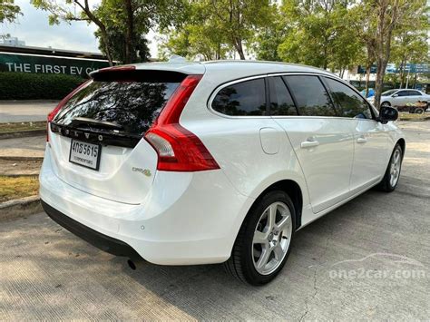 The v60 builds upon our wagon heritage, and it's a beautiful evolution in design and direction for volvo, said volvo cars of north america president and ceo john maloney. Volvo V60 2014 DRIVe 1.6 in กรุงเทพและปริมณฑล Automatic ...