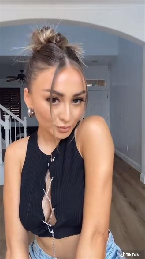 Y2K Spiky top knot [Video] in 2021 | Hair styles, Hair stylist life
