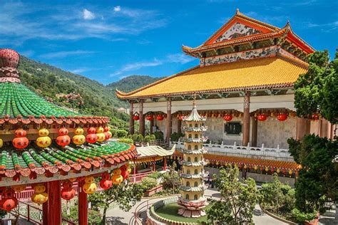 The beauty of the place lies in the presence of some of the most gorgeous flowers and. 12 Top-Rated Tourist Attractions in Malaysia | PlanetWare