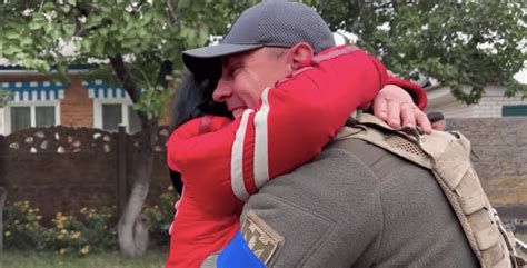 Ukrainian Mom Overjoyed To See Her Soldier Son Return Home