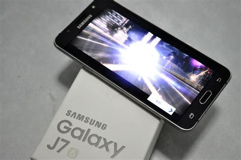 Samsung Galaxy J7 2016 Review A Long Lasting And Basic Metal Frame