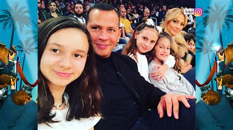 Jennifer Lopez And A Rod Take Their Kids To A Lakers Game