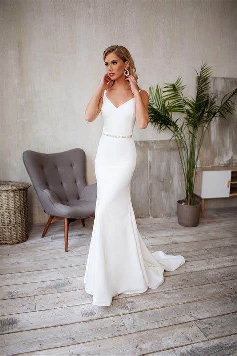 Tight Wedding Dress Crepe Sleek Silhouette Minimalist Bridal Etsy
