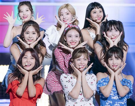 Twice Continues To Grow Their Popularity Overseas Second Japanese Album Ranked 1st On Oricon