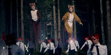 what does the fox say backup dancers