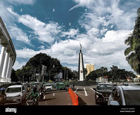 Tugu Kujang Bogor Stock Photo Alamy