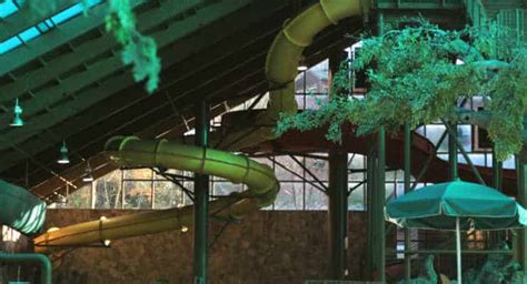 This Gatlinburg Tn Resort Has A Huge Indoor Water Park