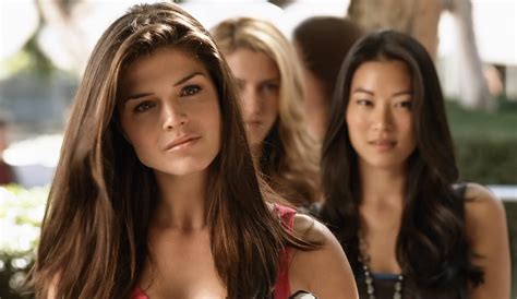 Walking The Halls 000359 905 Marie Avgeropoulos As Amber I Flickr