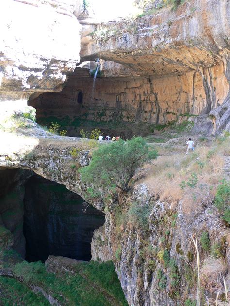 Baatara Gorge The Waterfall That Drops Into A Cave ~ Kuriositas