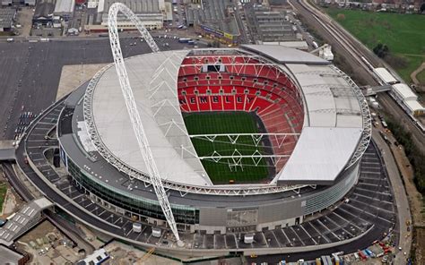 .football's biggest stadiums, including the emirates stadium, london stadium and wembley the jacksonville jaguars will play consecutive home games in london next season, potentially. Wembley Stadion | 14 Sportstadien mit beeindruckender ...
