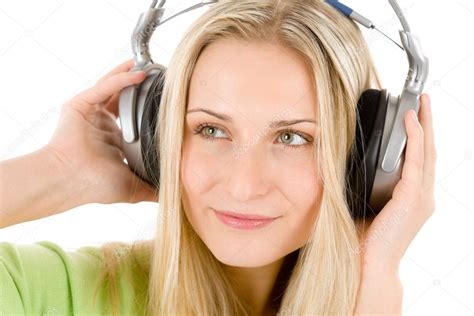 Young Woman With Headphones Listen To Music — Stock Photo