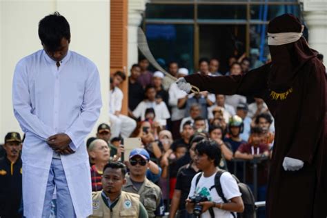 Indonesia S Aceh Whips Gay Couple For Sharia Banned Sex