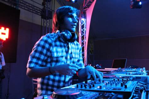 Se han encontrado 1 resultados. Dj Bassjunk - Tusdj Latinoamérica