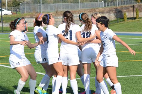 Women’s Soccer 2015: The Season in Pictures – The Gold Standard