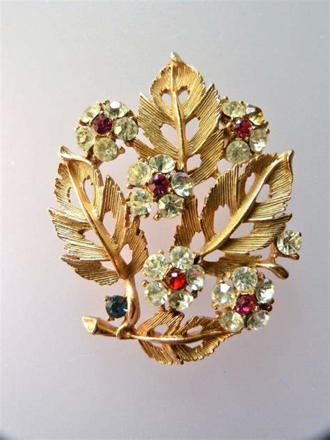 Lovely Floral Arrangement Bouquet Brooch Textured Leaves In Goldtone