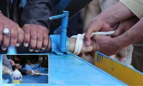 Sickening Moment Isis Cut Off Thiefs Hand With Guillotine Daily Mail