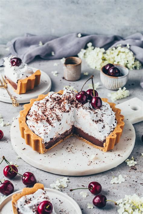 Schoko Pudding Kuchen mit Sahne | Veganer Pie - Bianca Zapatka | Rezepte