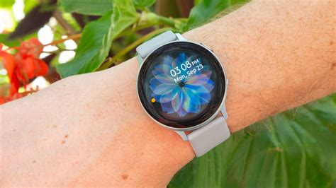 Galaxy watch active2 tracks your movements so you can just slip it on and get working out. Samsung Galaxy Watch Active 2 review | TechRadar