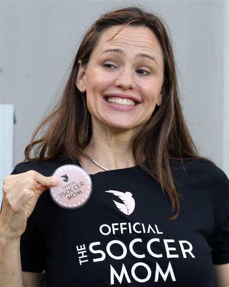 Jennifer Garner Glennon Doyle Are Soccer Moms For Angel City Fc