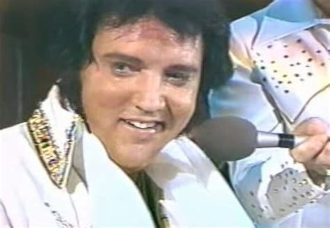 Elvis presley art print by everett. Elvis' letzte Aufnahme eines Auftritts kurz vor seinem Tod ...