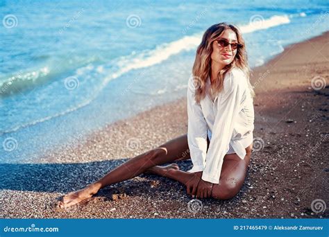 Portrait Of Beautiful Caucasian Sunbathed Woman In Sunglasses Stock