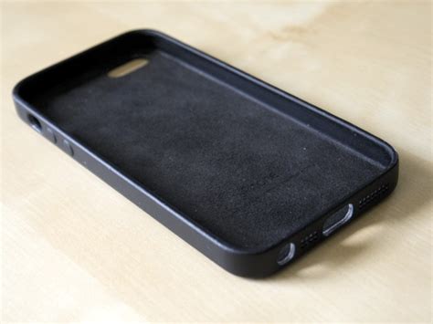 Schwarztech — Review Apple Iphone 5s Leather Case