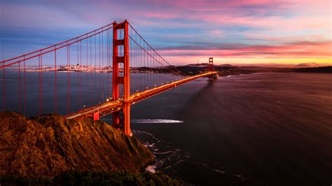 One Of The Best Ways To See San Franciscos Famous Landmarks Is By Boat