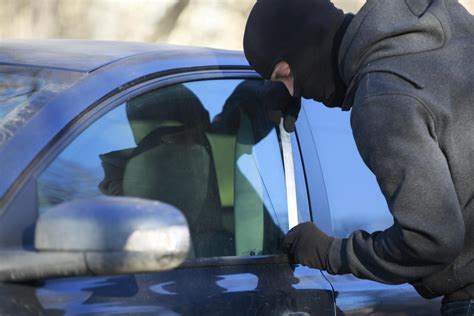 How To Prevent Your Car From Being Broken Into In Five Easy Steps Autoevolution