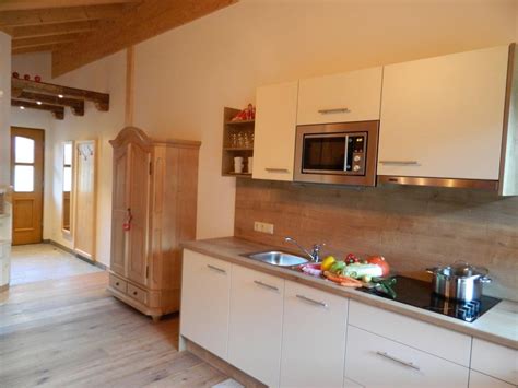 Das haus bergblick liegt sehr zentral in bad hofgastein, nur 700 metern vom lift entfernt und nur wenige gehminuten von den verschiedenen restaurants und einkaufsmöglichkeiten. Haus Schwaiger: Bad Hofgastein, Appartement in Gastein