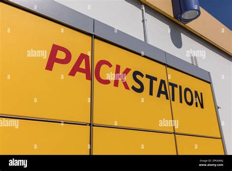 Dhl packing stations hi-res stock photography and images - Alamy