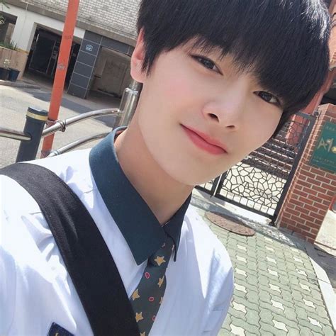 Stray Kids In Gains Attention For His Bright And Fresh Uniform