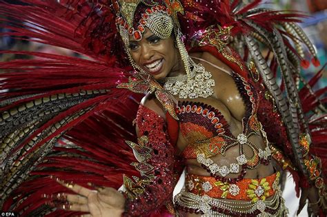Rio Carnival Dancers Sparkle In Greatest Show On Earth Daily Mail Online