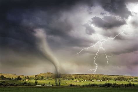 Dreams About Tornadoes Reminder Of A Destructive Force 25magazine
