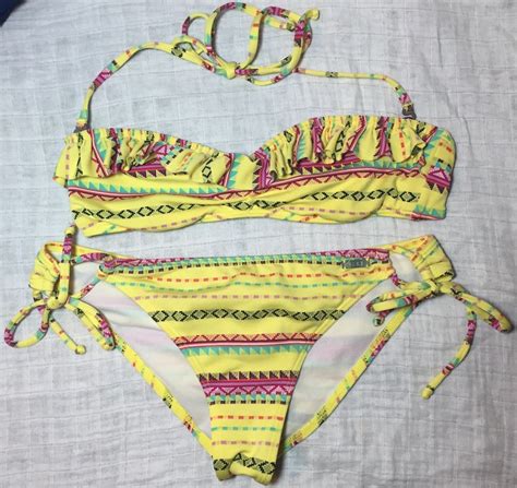 Roxy Bikini 2 Piece Womens Swimsuit Bandeau Size Medium Yellow Aztec Bright Cute Bikinis
