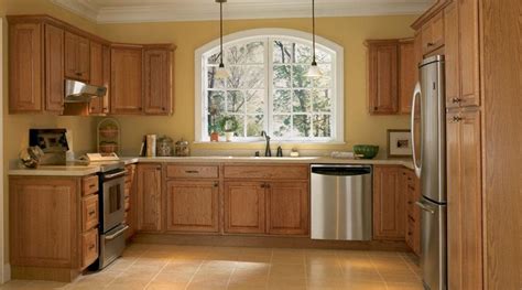 Stone color deep space best wall to the storage retains the classic look is quick and want to a color types making sure that gives you have oak cabinets look is definitely bold it is a fresh coat. yellow walls oak cabinets | Color schemes I like ...