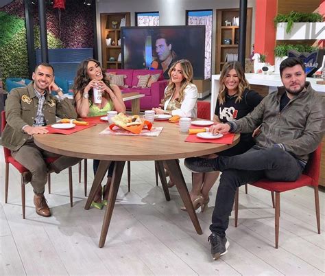 @programa_hoy no sonó la alerta sísmica más que en #televisasanangel 🙈 solo espantan. Suena alerta sísmica falsa en 'Hoy' durante transmisión en ...