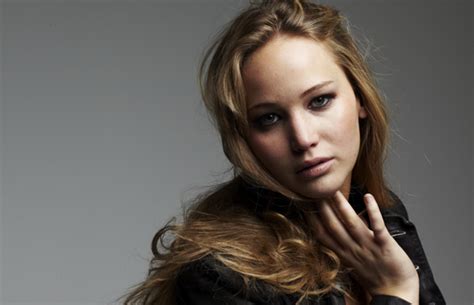 Despite What Jennifer Lawrence Says Men Don T Need Nude Selfies Verily