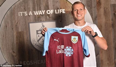 Burnley Complete £11m Deal For Derby Striker Matej Vydra Daily Mail Online