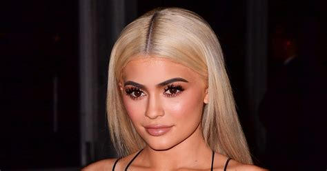 kylie jenner pink hair snapchat rose gold trend