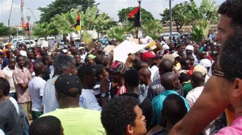 Jovens Convocam Manifestação Em Luanda