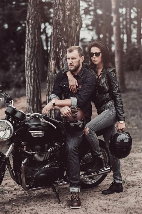 Pin By Michael Klaber Cph On Motorcycles Motorcycle Couple Photography Motorcycle Photo