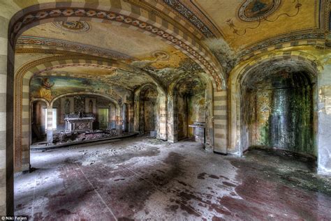 Dutch Photographer Captures Incredible Images Of Abandoned Mansions