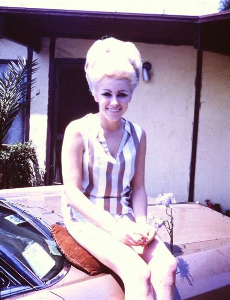 30 cool photos of blonde bouffant hair ladies in the 1960s ~ vintage everyday