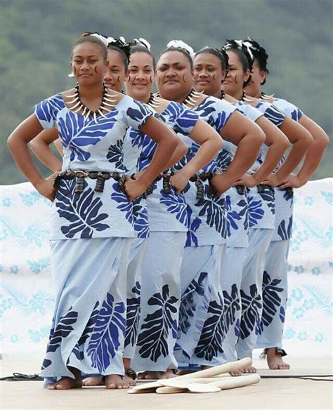 Beautiful Samoan Sisters Samoan Women Traditional Dresses