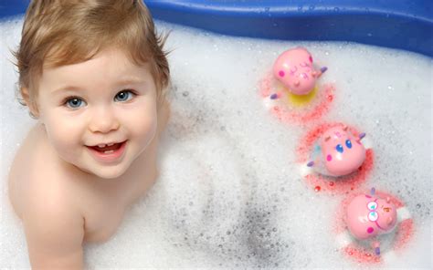 Cute Baby Bath Wallpapers Hd Wallpapers Id 9750