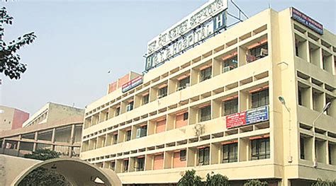 At Delhis Gtb Hospital A Less Invasive Procedure To Treat Patients Of